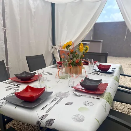 Frances - Parking-garage-2 Jardins-terrasse-brasero-mer-wifi